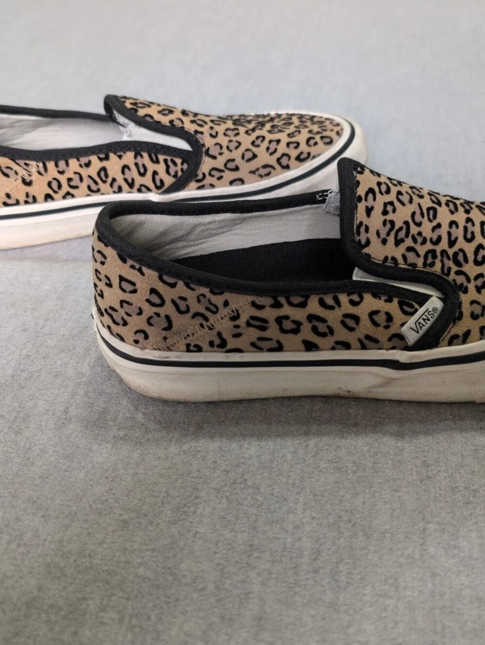 Vans leopard print slip-on sneakers mens size 5 women's size 7